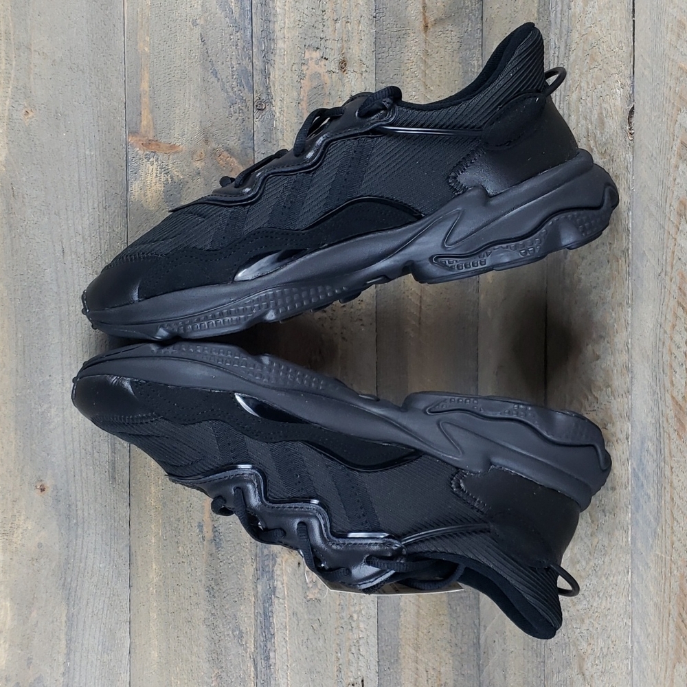 adidas Ozweego Originals Men's Sneakers Shoes Triple Black - Picture 6 of 9